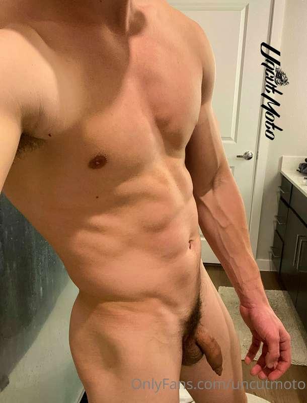 Swipe to make me hard 😏

New video dropping soon, and an all..