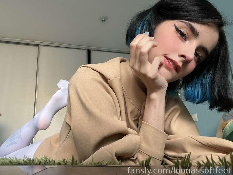 loonassoftfeet image #2