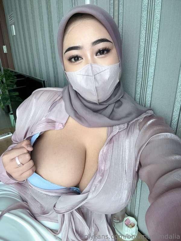 Big boobs, big confidence😋💕