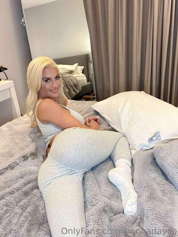Want to join me in bed?😋