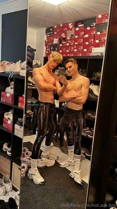 I filmed another hot collab with you with @swissrubbertwink ..