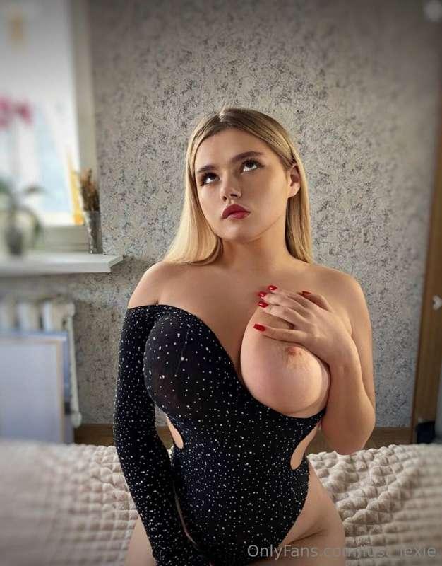 GORGEOUS ANGEL @mamacicitaa WILL FULFILL YOUR HOT DREAMS🤤😍 T..