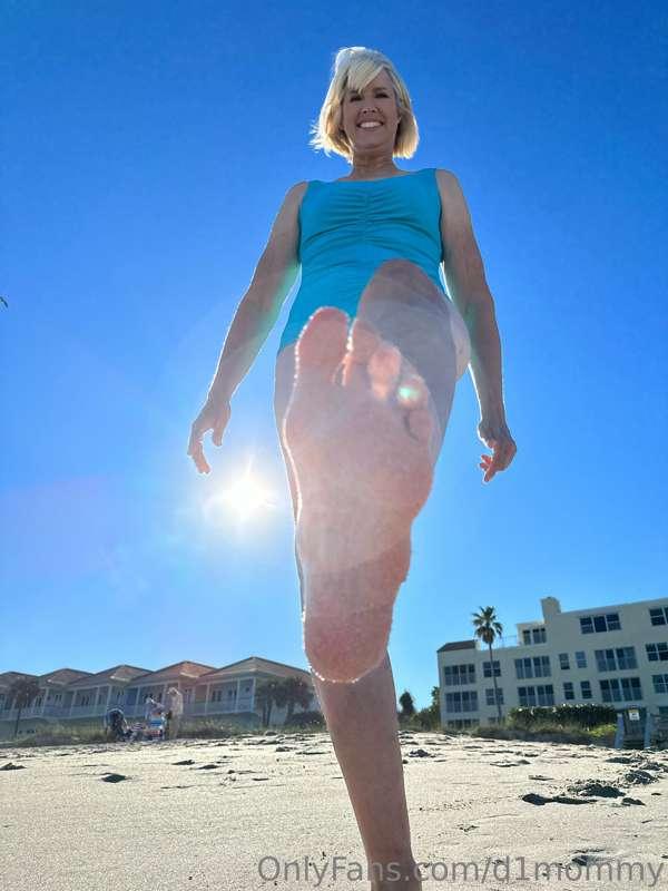 Stepping on you with sandy toes ❤️