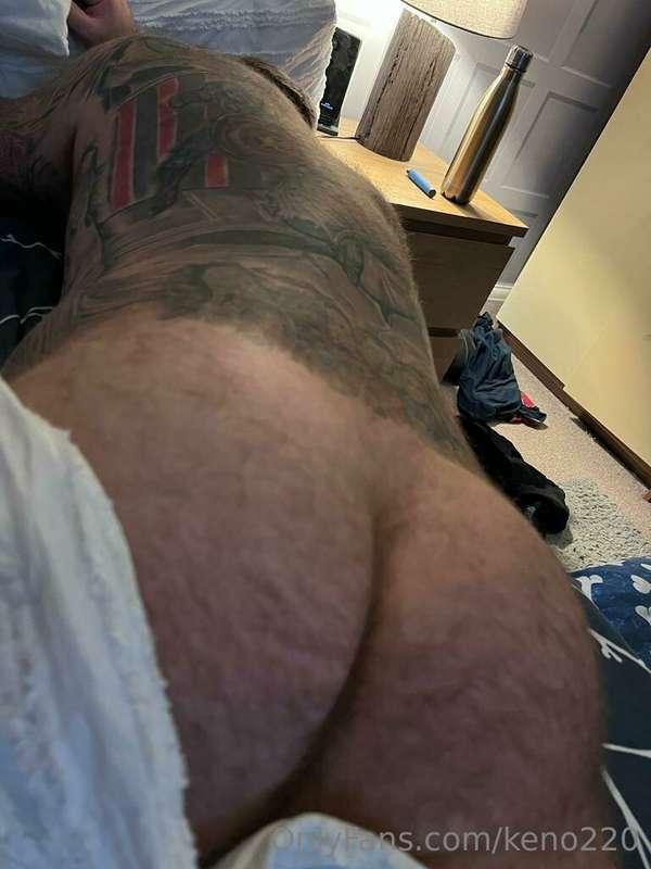 Hairy bum shot