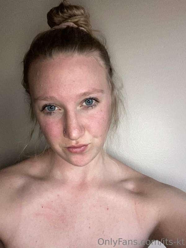 who wants some pics tonight 👀