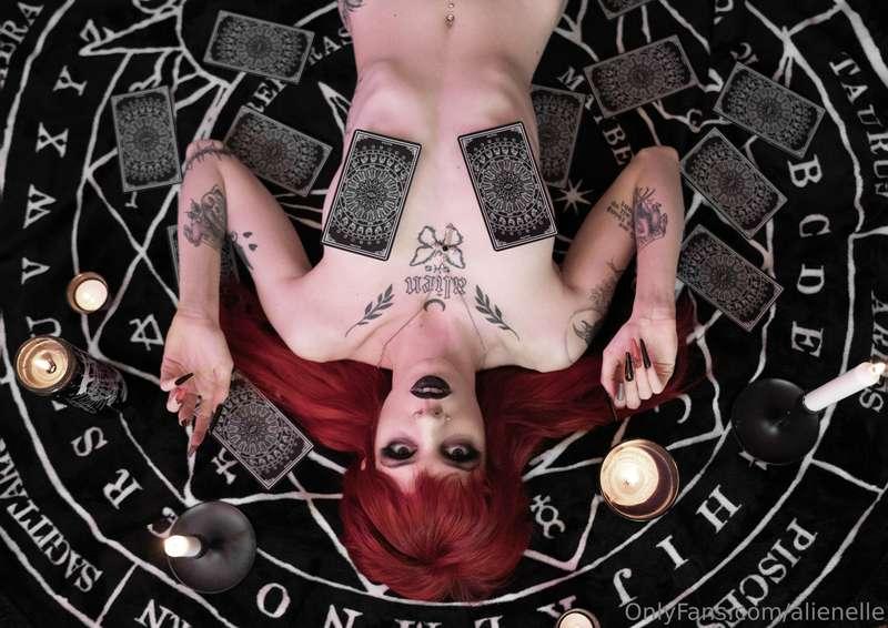 Tarot Reader Witch Set 🔮 I can see your future, it's you loo..