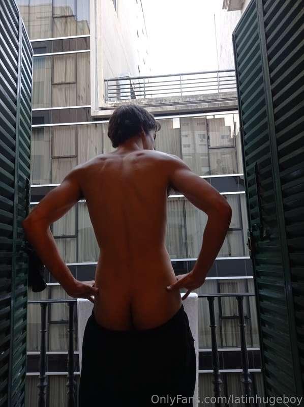 latinhugeboy image #0