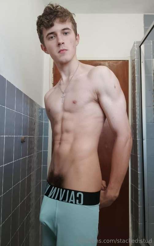 If it doesn't wanna stay inside, let it out 🍆🥵