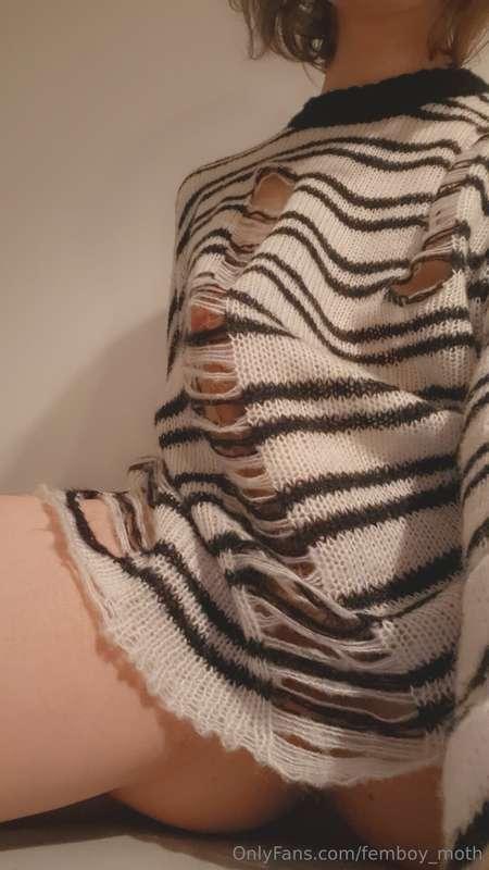 this jumper does a great job of hiding absolutely nothing.....