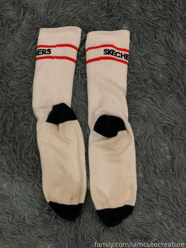 My delicious socks!
Been with me for 5 runs. Who wants to buy them?)