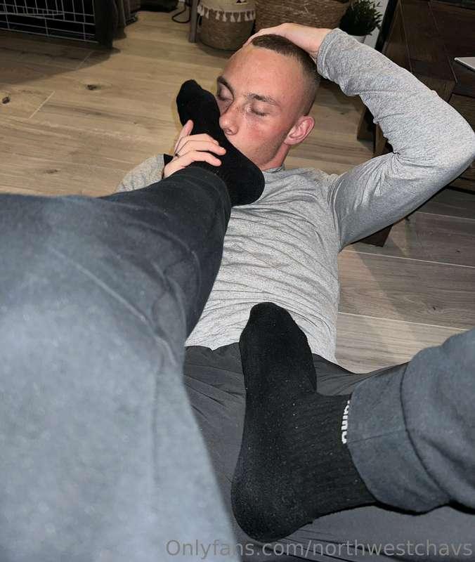 Love it when he drops me and makes me worship his foot while..
