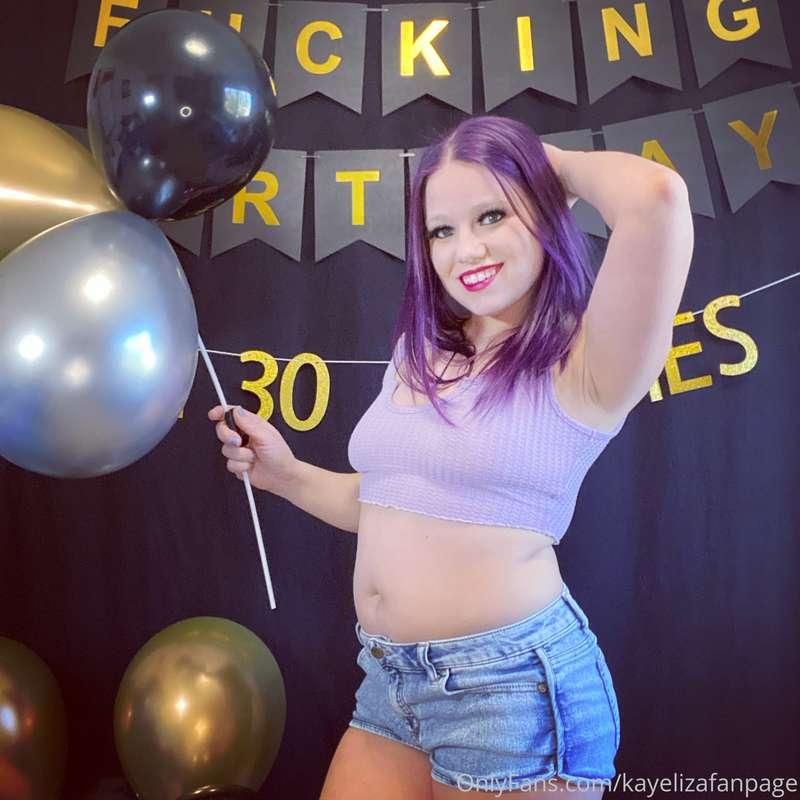 Only $4 for the next 20 subs 🥰🎂 come celebrate my dirty 30 w..