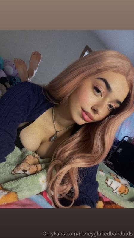 I feel like a lil Barbie doll 🥺💕 would you dress me up daddy