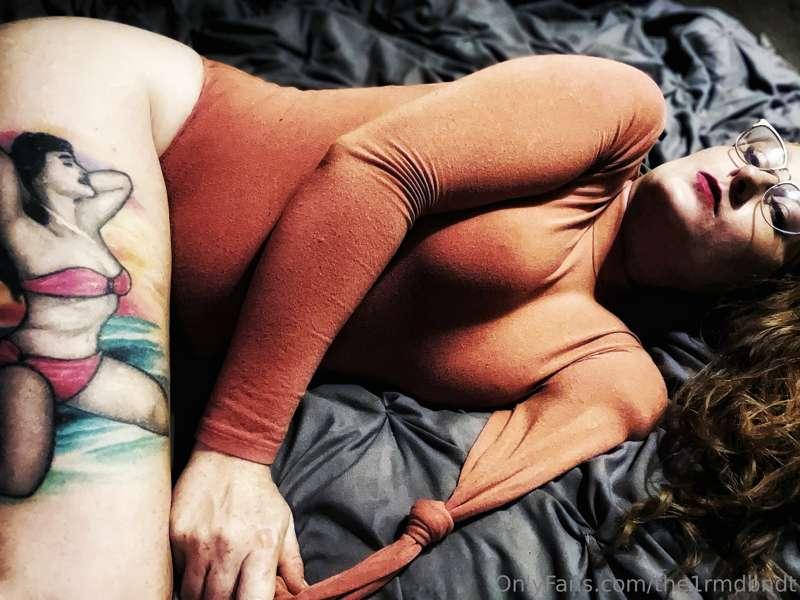I hope you enjoy this sultry set. I’m trying to incorporate ..
