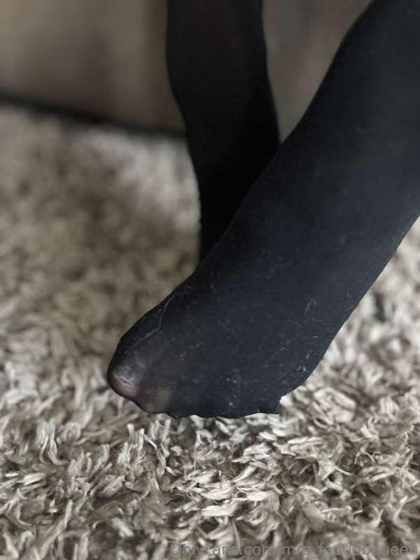 mrs_footjobqueen image #3