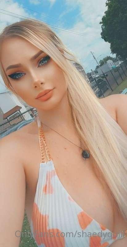Teaser for my next bikini *sorry for my weird expression sun..