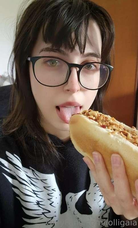 Good lunch👅🌭

Buon pranzo👅🌭