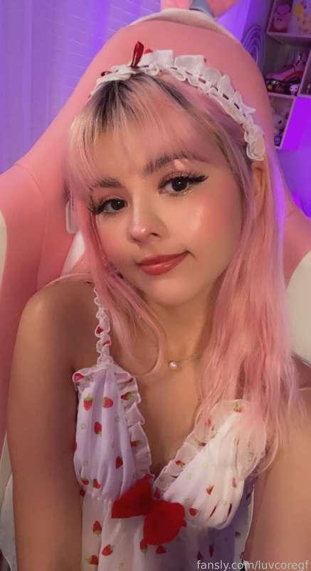 live on twitch! just chatting n hanging out then playing a new cozy game: a short hike! ❤️ come say hii~ 

(please no mention of NSFW) 

twitch.tv/luvcoregf_ 