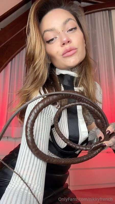 Fancy being smot-he-red between these ? 😈