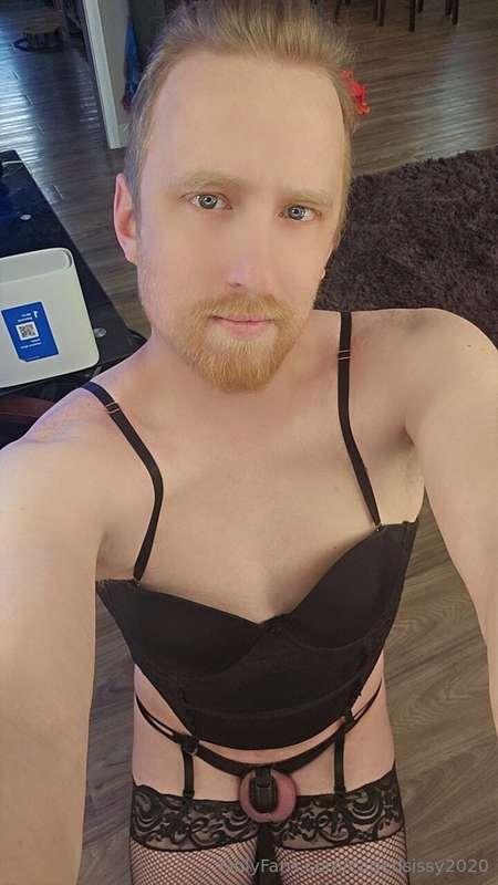 Waiting for the wife to come home....😈