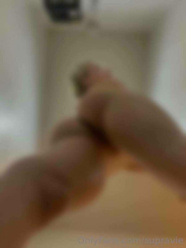 Wonder see whats my upskirt? Here u go🎀