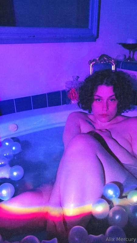 I took a bunch of fun photos and videos during my bath but i..