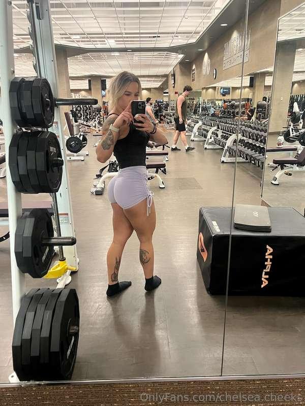i need a spot.. can you handle it ?! 😈 