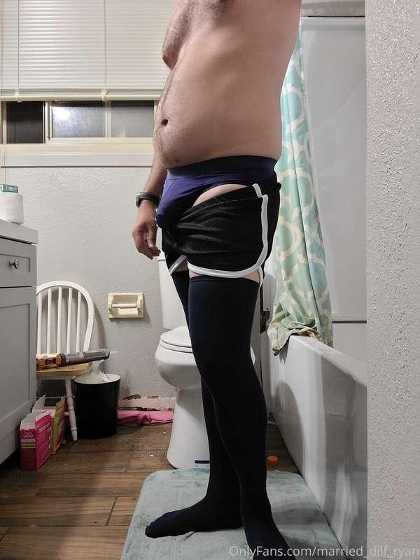 married_dilf_ryan image #4