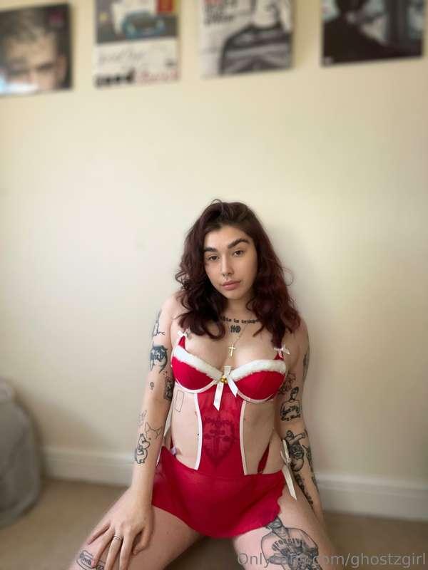 do you wanna watch my boyfriend fuck me hehe