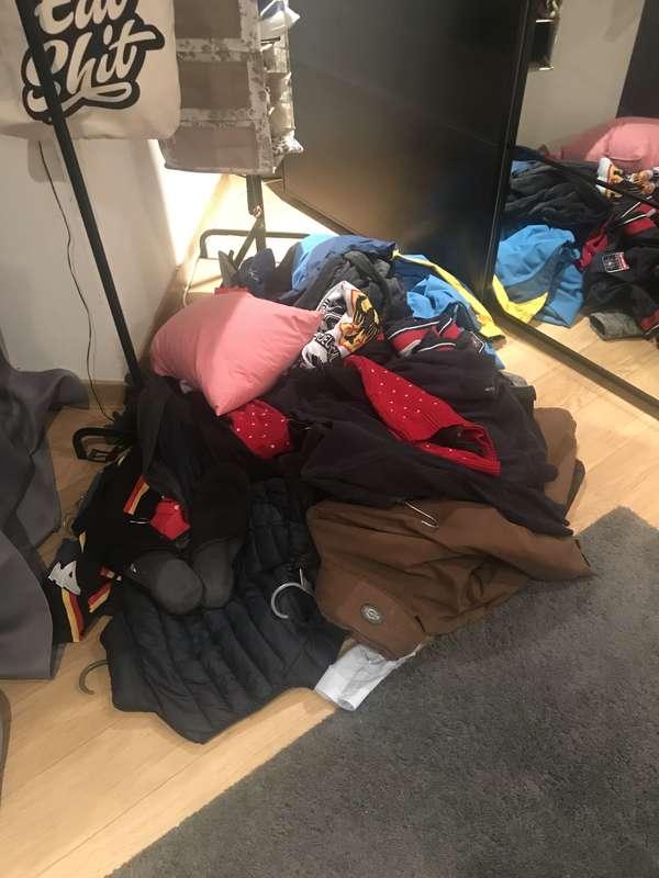 Yes, all his clothes on the floor,will he appreciate it ?!🤗😯