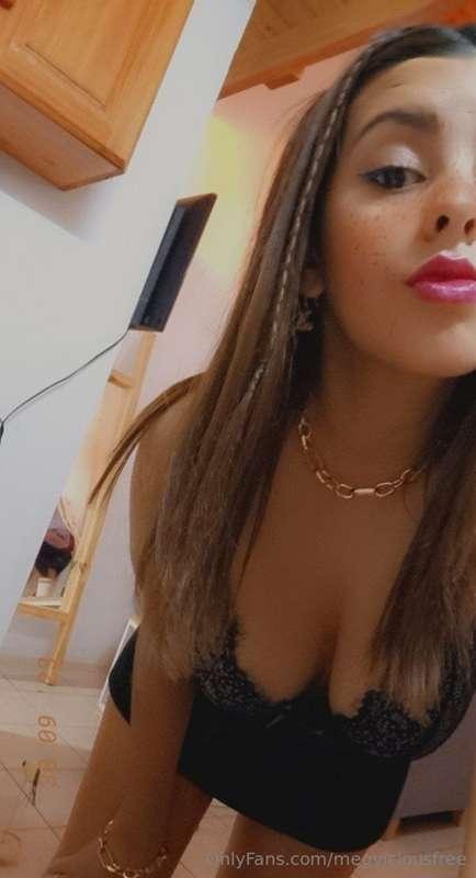 💋FOLLOW ME FREE🔓💕

🍒@MARENA_BBY 🍒

AVAILABLE FOR:
SEXTING 🍑
..