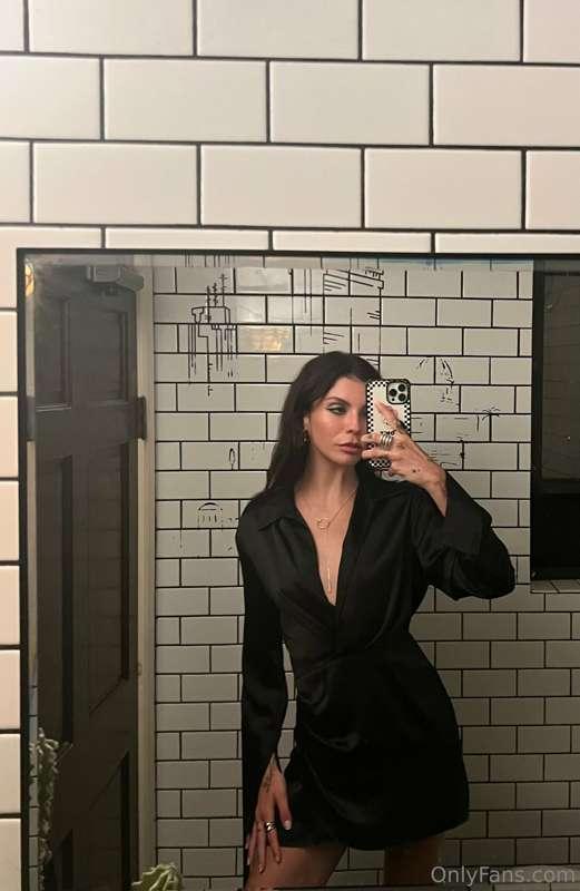 Dressed to impress 🖤