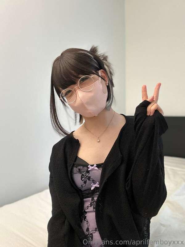 kawaii dress photo set!! loving the peekaboo highlight hair ..