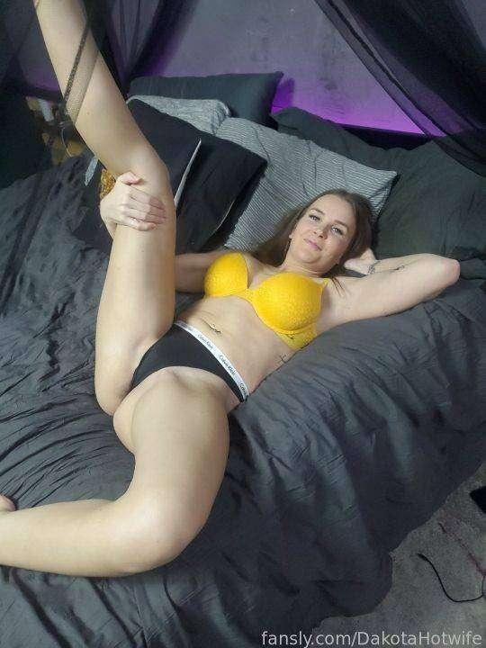 dakotahotwife image #16