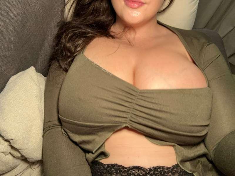 Cum help me fall asleep rn 