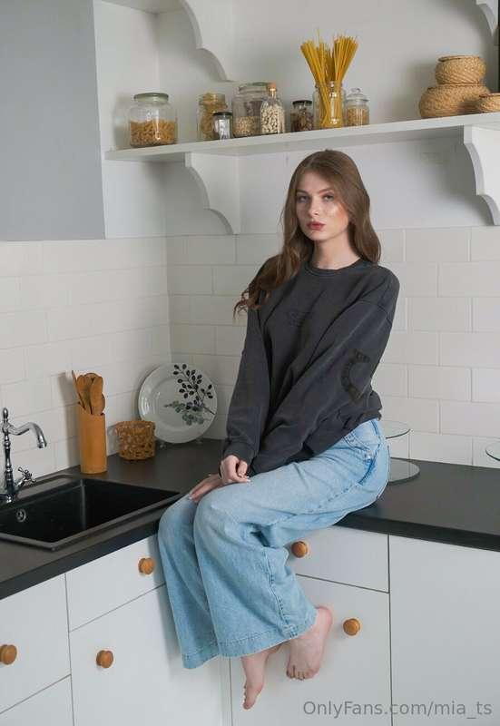 Do you enjoy cooking in the kitchen? 🍳👩‍🍳✨ Spent time in the..