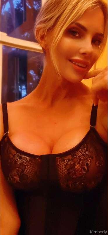 Hit like 👍🏼 if I can bounce on that cock🍌