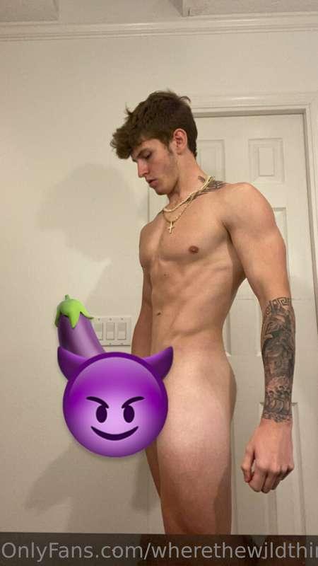 asked @laceVIP to jerk off in front of me for Christmas Eve ..