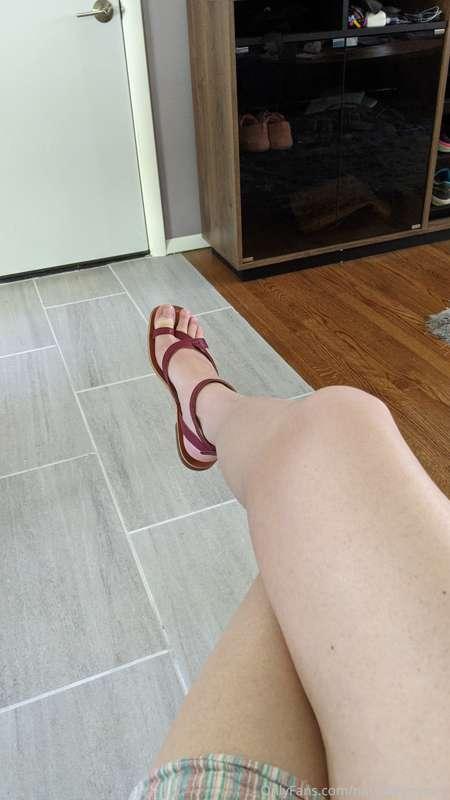 Here's some very mild foot pics for my foot folks.

I'll hav..