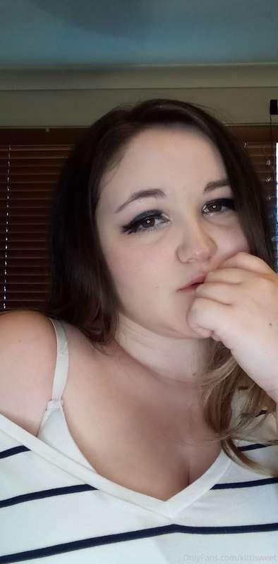 Some sneaky teasing photos for you! xx

Kisses 💋💋