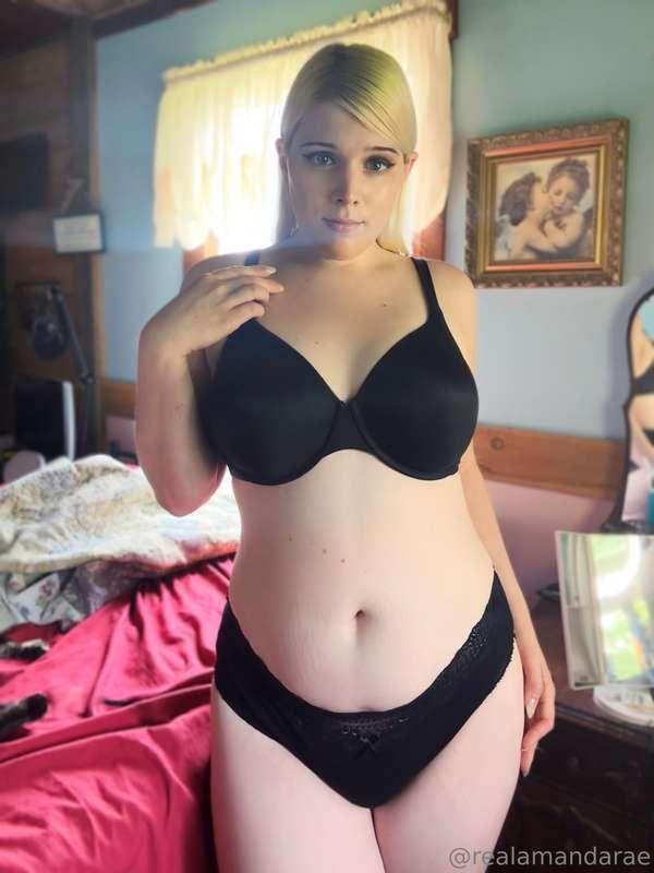 realamandarae image #0