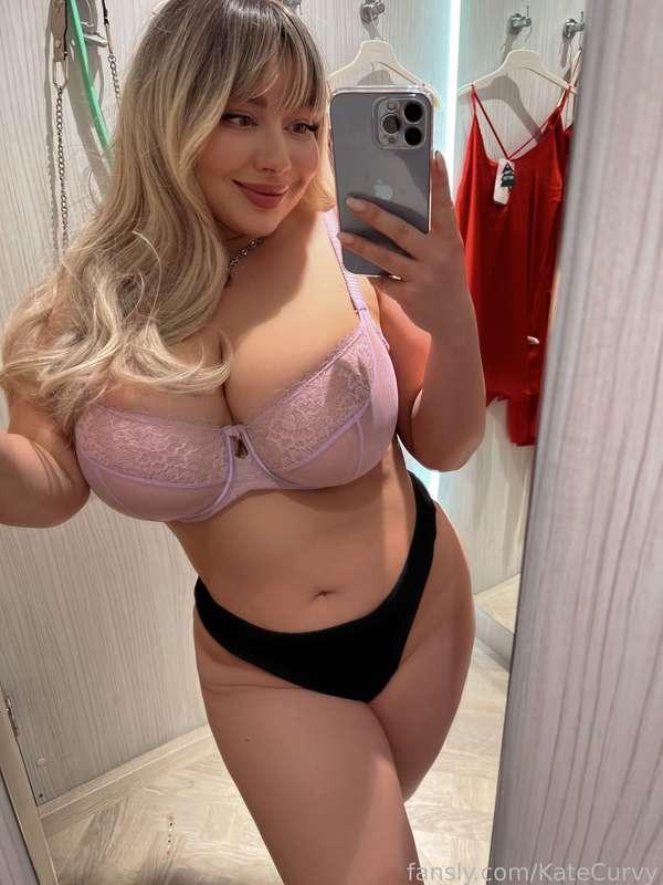 🔥Are you able to rip off a bra with your teeth!?😱😈 Don't you think he's putting a little pressure on me?🥵 Will you take it off with your like, will you save your ❤️baby Kate?

#fetish #naked #hot #boobs #milf #pussy #bdsm #horny #fyp #sexting