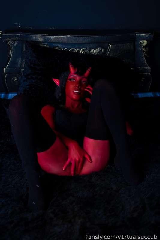v1rtualsuccubi image #4
