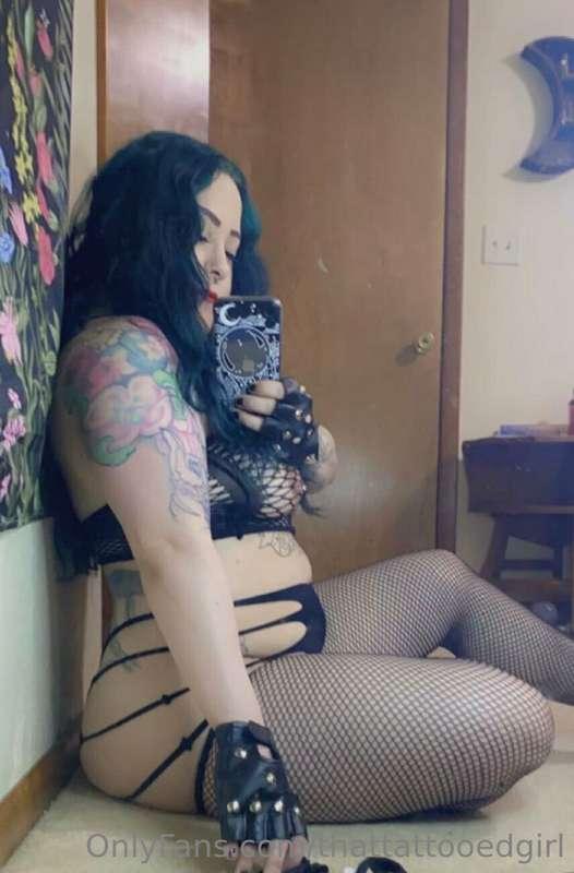 My VIP page is still on sale! $3 for ALL of my uncensored co..