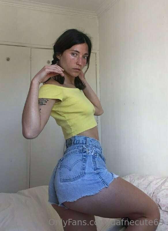 🍓HOT & SEXY AF🍓thirsty babe
@bbynastya C4LL ME 🥛CUSTOM VIDEO..