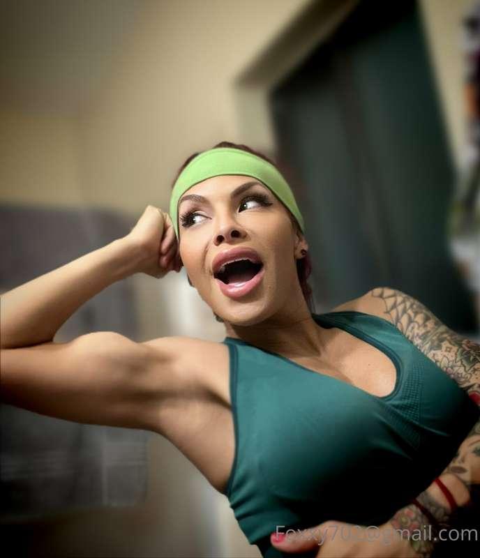 We need to stay fit, cum and workout together! 😜💦