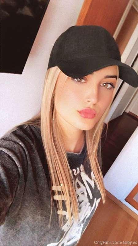 Morning selfie, I wish you a nice and HOT Sunday🧡😉💋