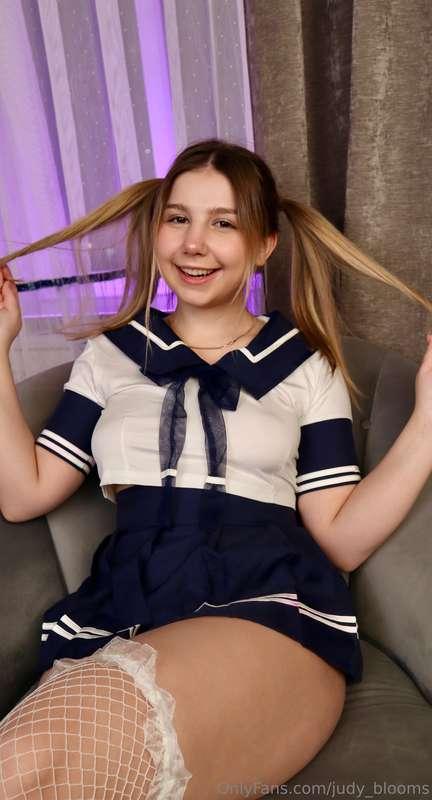 Rate the hairstyle from 1 to 10🍓