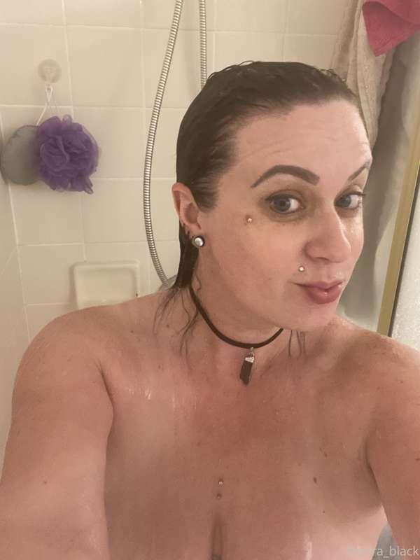 Soapy shower time!!!! 🧼🧽🚿