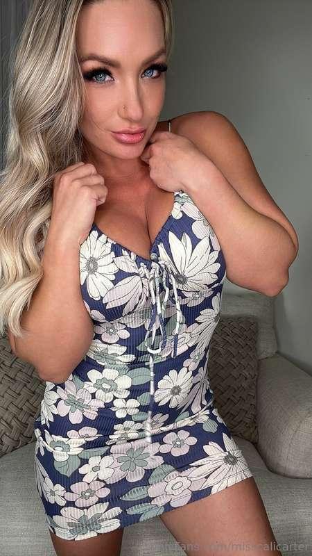 Do you like my dress?☺️